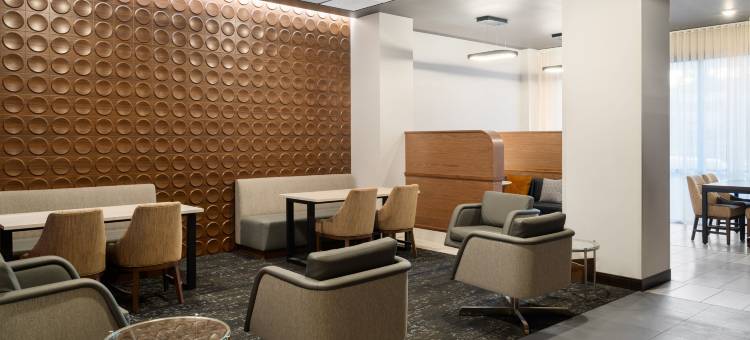 西雅图锡塔克机场万怡酒店(Courtyard Seattle SeaTac Airport)图片