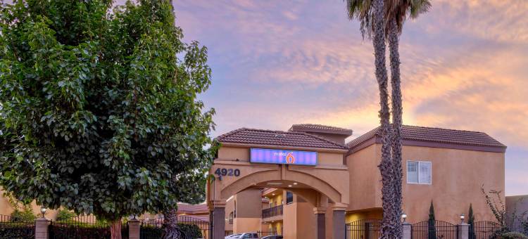 加利福尼亚南门 6 号汽车旅馆(Motel 6 South Gate, CA)图片