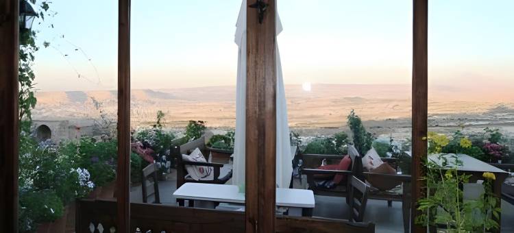 塔克弗洞穴之家(Takaev Cave House)图片