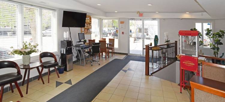 德拉姆赫勒套房伊克诺旅馆(Econo Lodge Inn & Suites Drumheller)图片
