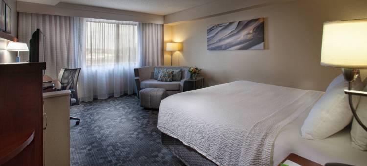 费耶特维尔万怡酒店(Courtyard Fayetteville)图片