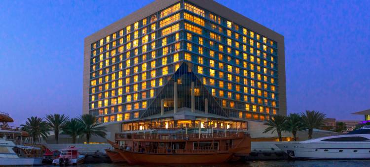 迪拜克里克喜来登酒店大厦(Sheraton Dubai Creek Hotel & Towers)图片