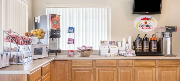 麦迪逊温德姆速8酒店(Super 8 by Wyndham Madison)图片