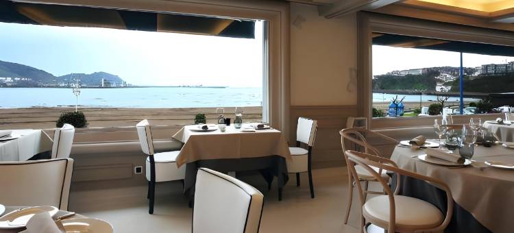 珀蒂宫特雷斯克鲁斯住宿(Petit Palace Tres Cruces)图片