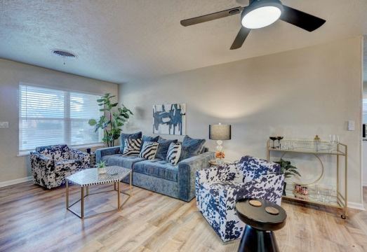 The Fox Den is your cozy retreat in Norman, 1/2-mi from campus! Hotel Overview