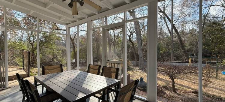 溪畔逸居 – 度假屋 宽敞5卧室 配有泳池 & 烧烤设施(Creekside Escape – Spacious 5BR with Pool & BBQ)图片