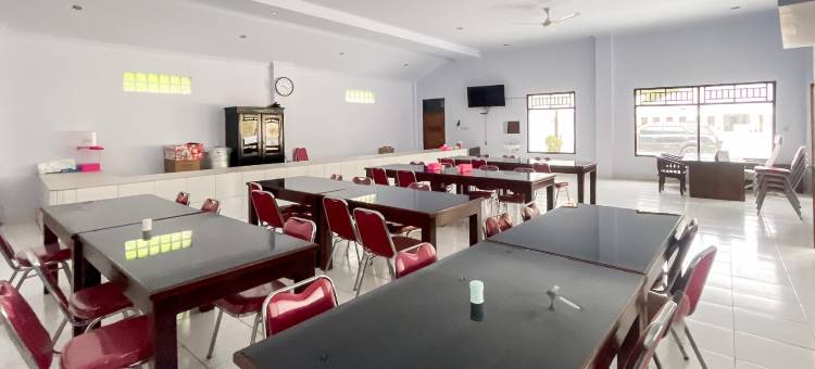 Urbanview Hotel Grand Seven One Kaur图片