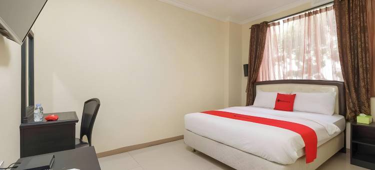 红多兹酒店-近力宝西卡朗城市步行街(RedDoorz Near City Walk Lippo Cikarang)图片