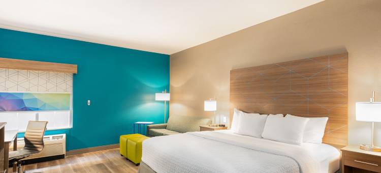 肖尼拉昆塔温德姆套房酒店(La Quinta Inn & Suites by Wyndham Shawnee)图片