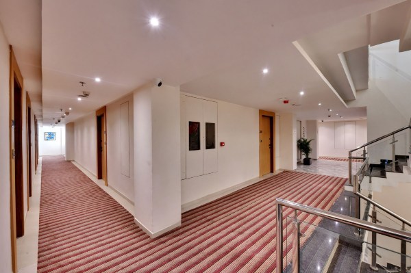 Click Collection Lucknow Hotel Overview