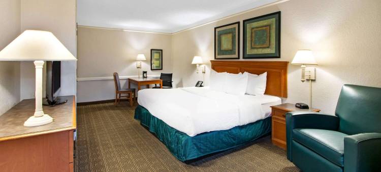 阿尔伯克基机场拉昆塔温德姆酒店(La Quinta Inn by Wyndham Albuquerque Airport)图片