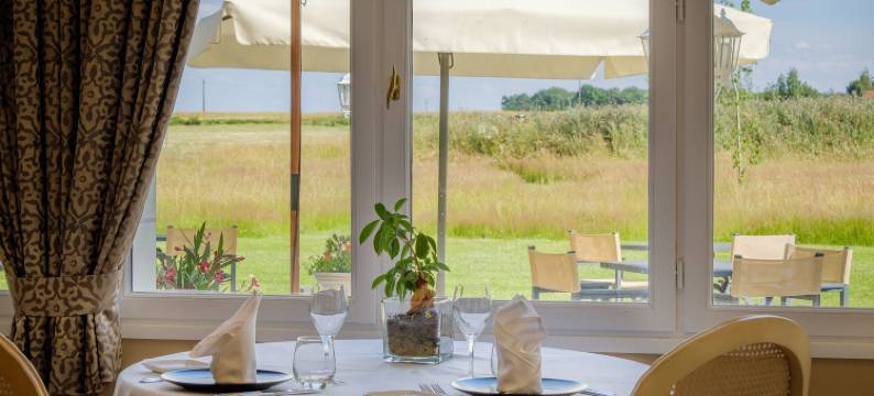 弗勒雷酒店 & 餐厅(Logis le Fleuray)图片