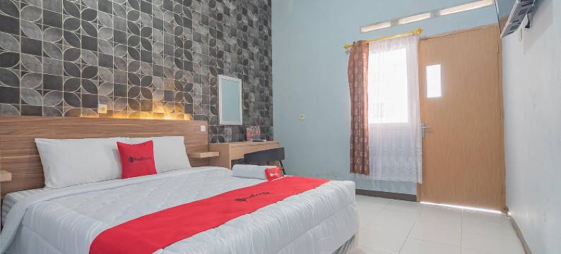 红多兹酒店-近加鲁特广场(RedDoorz Near Alun-Alun Garut)图片