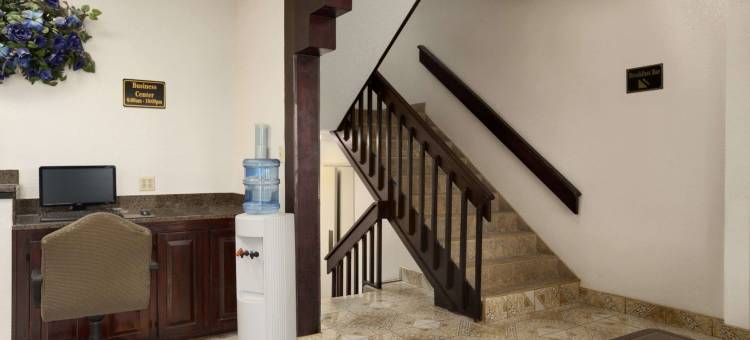 卡尔斯巴速8酒店(Super 8 by Wyndham Carlsbad)图片