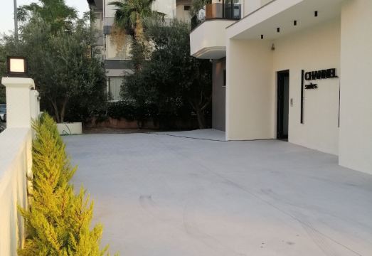 Channel Suites Hotel Overview