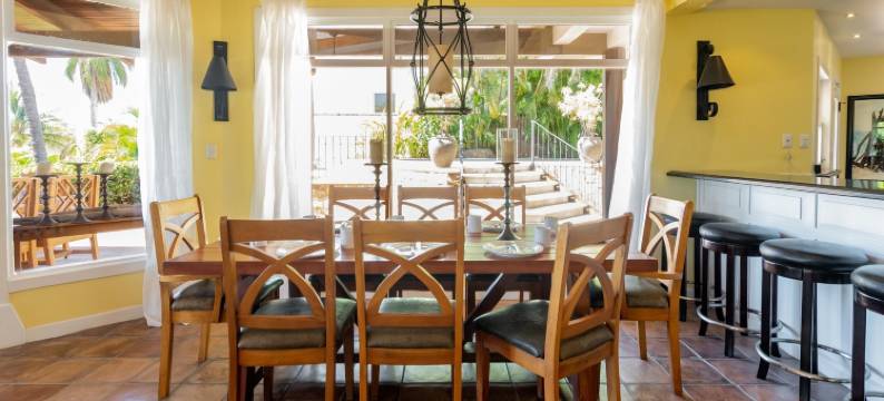 豪华海景火烈鸟之家，配有泳池、公寓和派对露台(Stunning Home with Brand-New Guesthouse and Oceanview Terrace with Private Swimming Pool & Hot Tub)图片