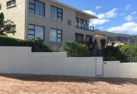 Hermanus Heights Villa Hotel Overview