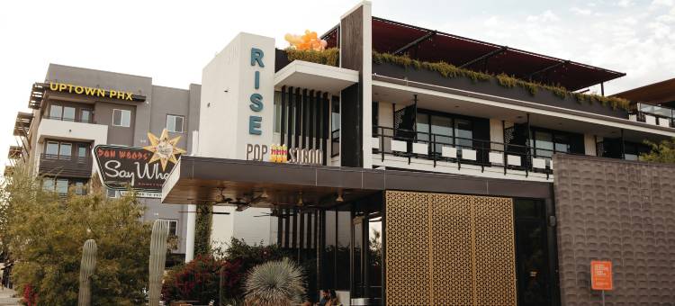上城酒店(Rise Uptown Hotel)图片