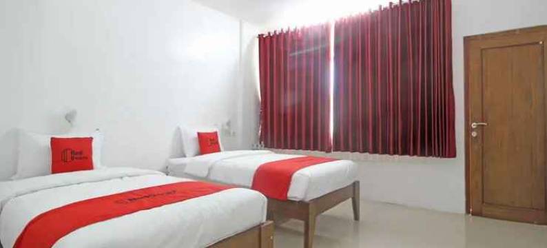 红多兹酒店-塞拉坦加兰灵罗德(RedDoorz @ Jalan Ringroad Selatan)图片