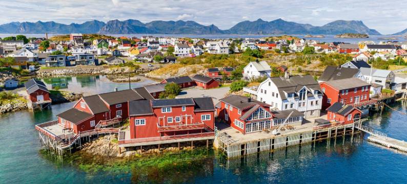 哼宁斯维罗布尔酒店(Henningsvær Rorbuer)图片