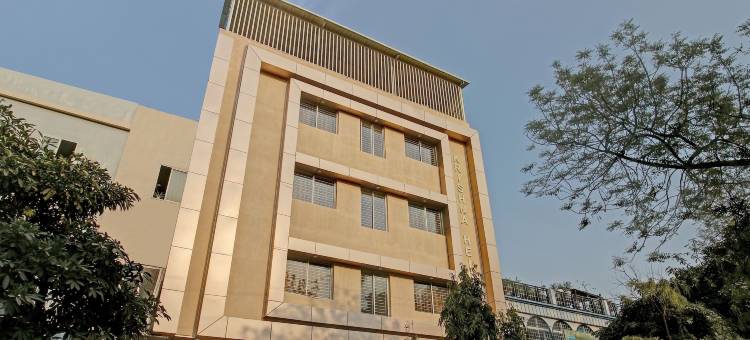 Treebo Krishna Regency ISBT 公交车站(Treebo Krishna Regency Isbt Bus Stop)图片