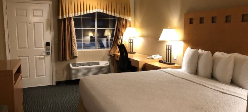 波因特湖旅馆(Lake Point Lodge)图片