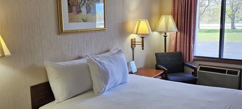 麦基诺城骑士酒店(Knights Inn Mackinaw City)图片