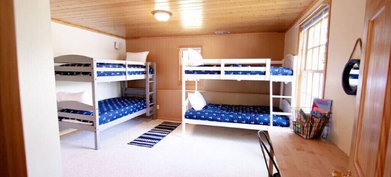 路易莎湖畔5卧室度假屋: 桑拿, 纱网门廊, 露台, 壁炉(5Br Lakefront Home on Lake Louisa: Sauna, Screen Porch, Patio, Fireplace)图片