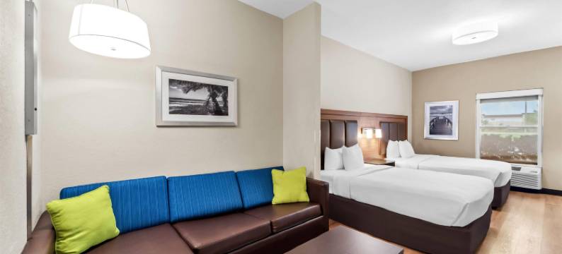 迈尔斯堡戴斯套房酒店-近捷蓝公园(Days Inn & Suites by Wyndham Fort Myers Near JetBlue Park)图片