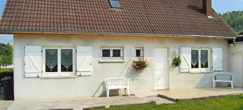 House in Vosges near Lichtenberg Castle图片