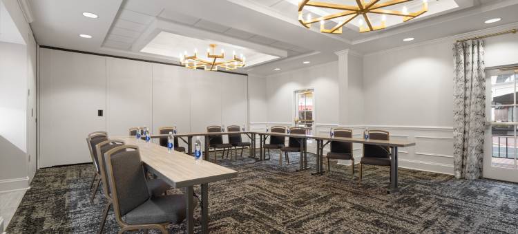 夏洛特/南方公园菲力浦斯广场希尔顿欢朋套房酒店(Hampton Inn & Suites Charlotte/SouthPark at Phillips Place)图片