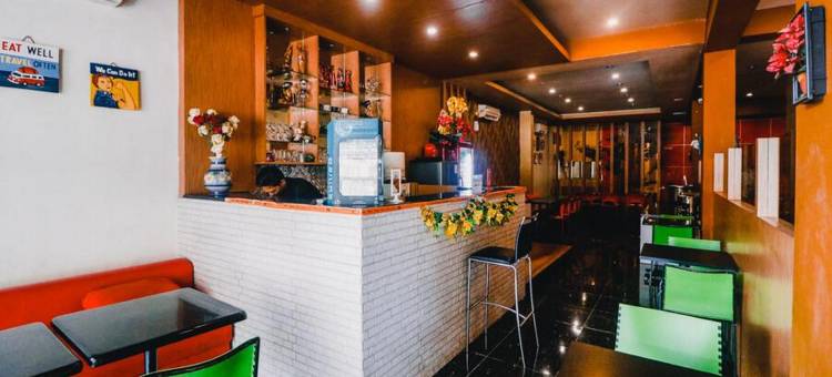 近望加锡城市广场红门旅馆(Reddoorz Plus Near Makassar Town Square)图片