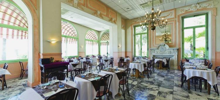 布鲁斯巴尔莫勒尔蓝色假日酒店酒店(Hôtel Vacances Bleues Balmoral)图片