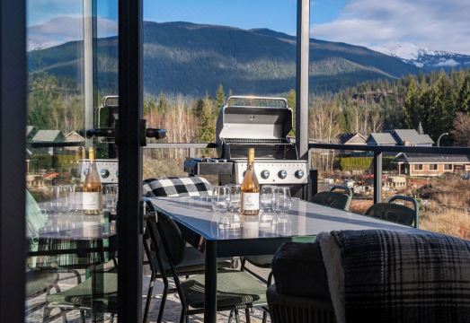 Wooley Bully Terrace Hotel Overview