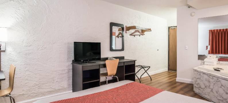 内珀维尔6号汽车旅馆(Motel 6 Naperville, IL)图片