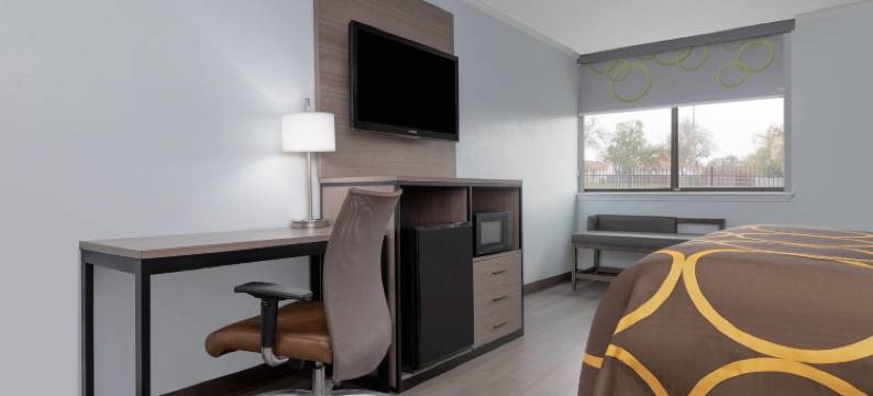 温德姆速8酒店-沃斯堡娱乐区(Super 8 by Wyndham Fort Worth Entertainment District)图片