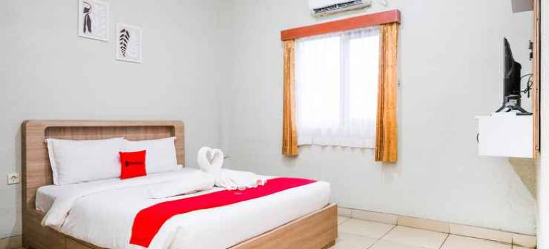 泰坦附近的Rekreasi Selecta(RedDoorz Near Taman Rekreasi Selecta)图片