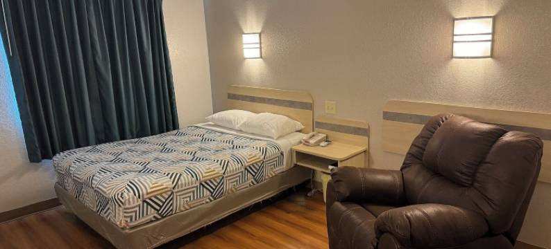 艾奥瓦阿沃卡 6 号汽车旅馆(Motel 6 Avoca, IA)图片