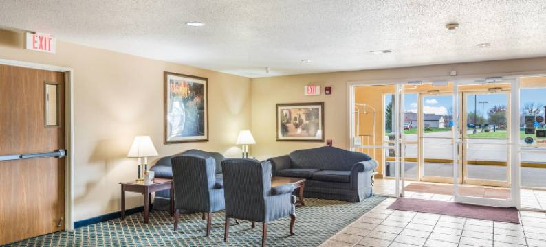 埃尔德里奇达文波特北凯艺套房酒店(Quality Inn & Suites Eldridge Davenport North)图片