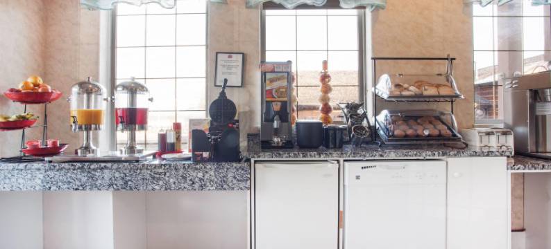 温德姆100英里华美达酒店(Ramada by Wyndham 100 Mile House)图片