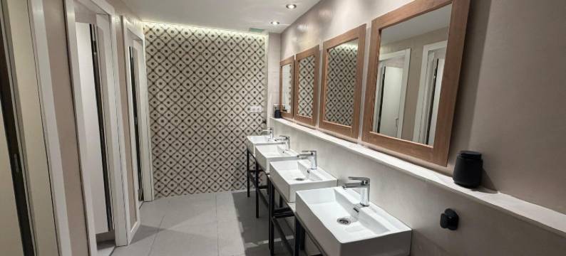 悬空黄巢酒店(Onefam les Corts)图片