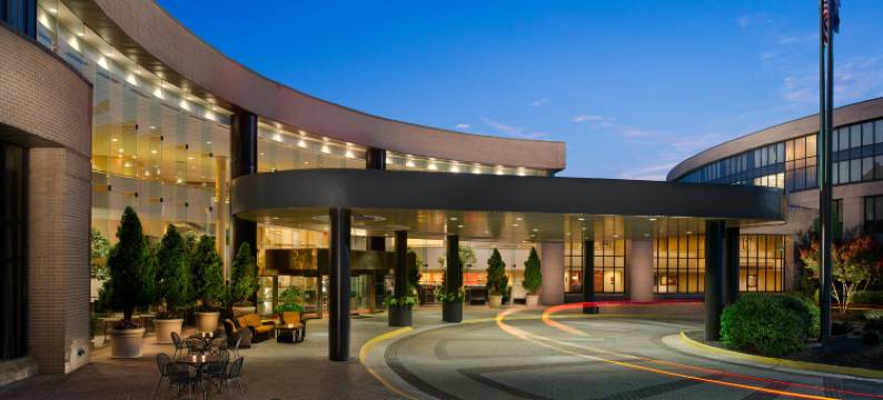 华盛顿杜勒斯国际机场希尔顿酒店(DoubleTree by Hilton Washington Dulles Airport)图片