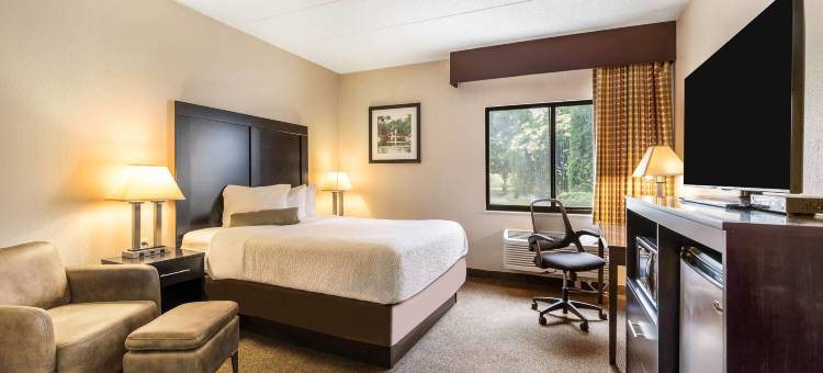 简斯维尔美吟酒店(Baymont by Wyndham Janesville)图片