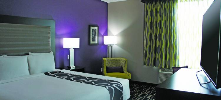 迈克艾伦会议中心拉昆塔温德姆套房酒店(La Quinta Inn & Suites by Wyndham McAllen Convention Center)图片