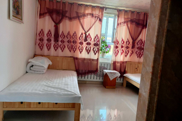 该农家乐提供餐饮,住宿服务,服务热情,有免费无线网,停车场,欢迎您的