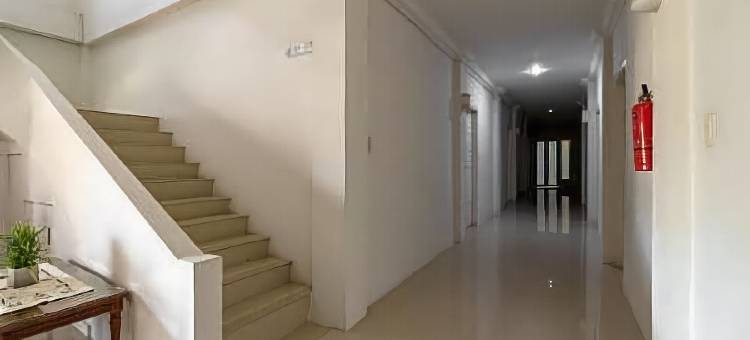 红多兹伊斯兰酒店-邦里玛尼亚卡马卡姆亚奇(RedDoorz Syariah @ Panglima Nyak Makam Aceh)图片