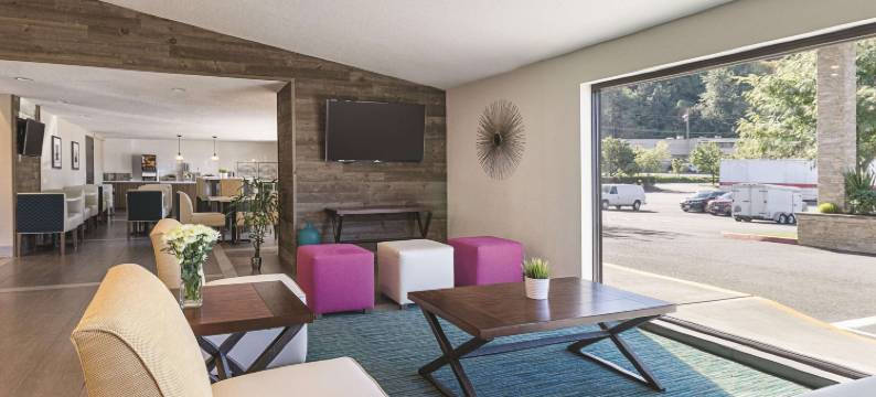 波特兰西北拉昆塔温德姆套房酒店(La Quinta Inn & Suites by Wyndham Portland NW)图片