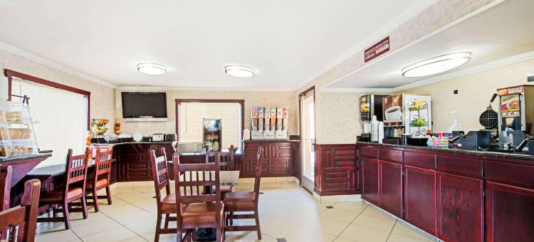 费拉格尔斯塔夫东温德姆华美达酒店(Ramada by Wyndham Flagstaff East)图片