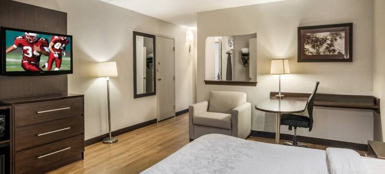 波士顿沃本伯灵顿红顶PLUS酒店(Red Roof Plus+ Boston - Woburn/ Burlington)图片