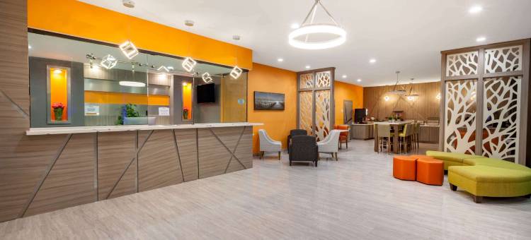 休斯顿霍比机场呗盟套房酒店(Baymont by Wyndham Houston Hobby Airport)图片